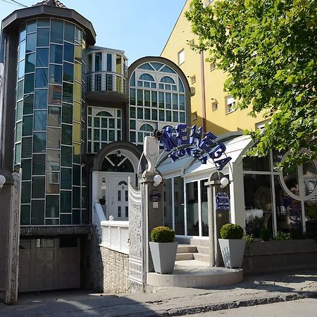 Hotel Zeneva Kragujevac Ngoại thất bức ảnh