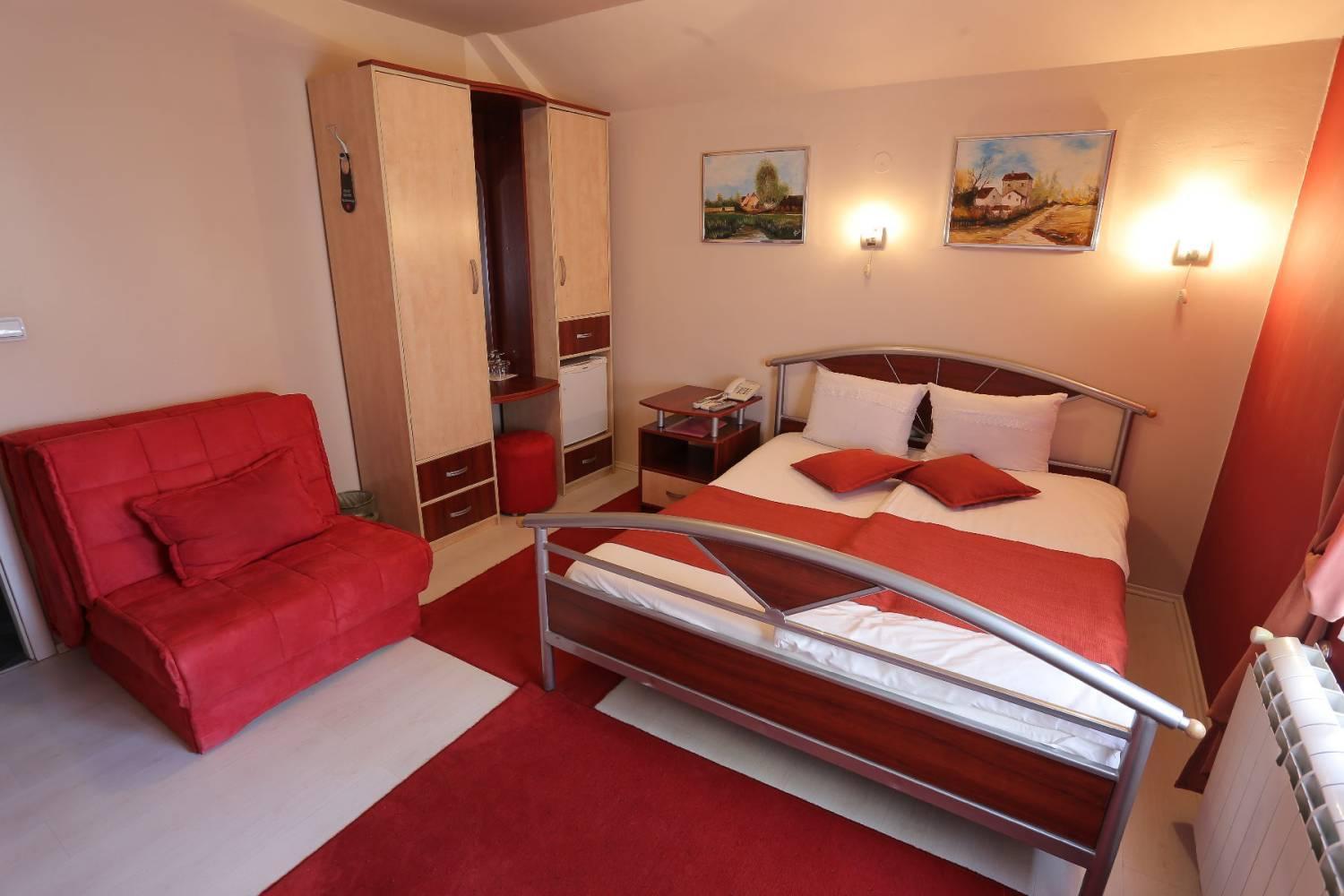 Hotel Zeneva Kragujevac Ngoại thất bức ảnh