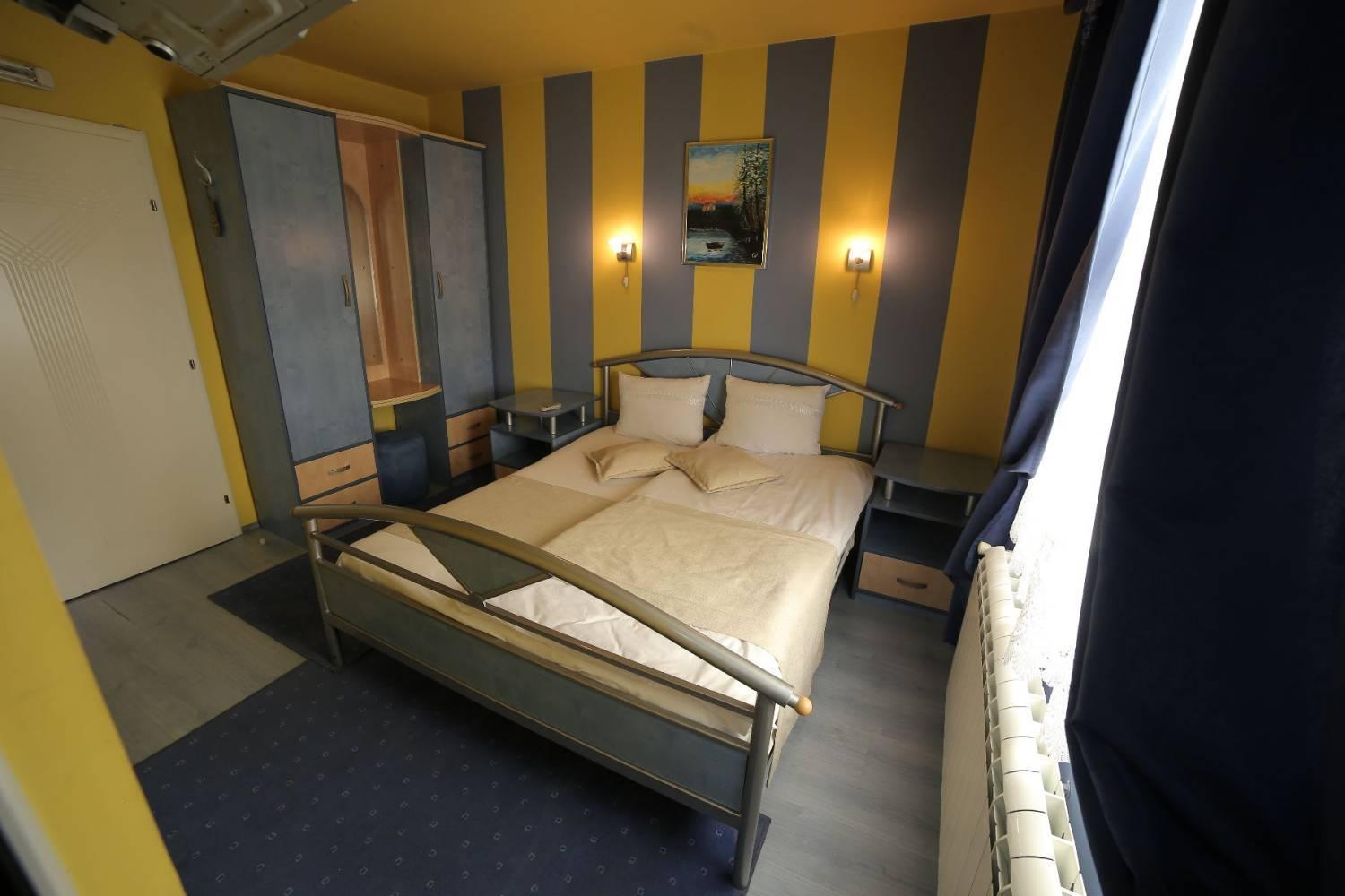 Hotel Zeneva Kragujevac Ngoại thất bức ảnh