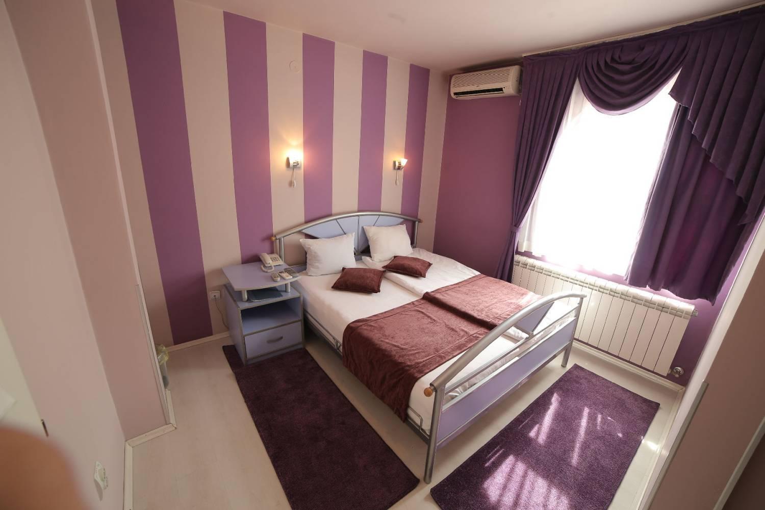 Hotel Zeneva Kragujevac Ngoại thất bức ảnh