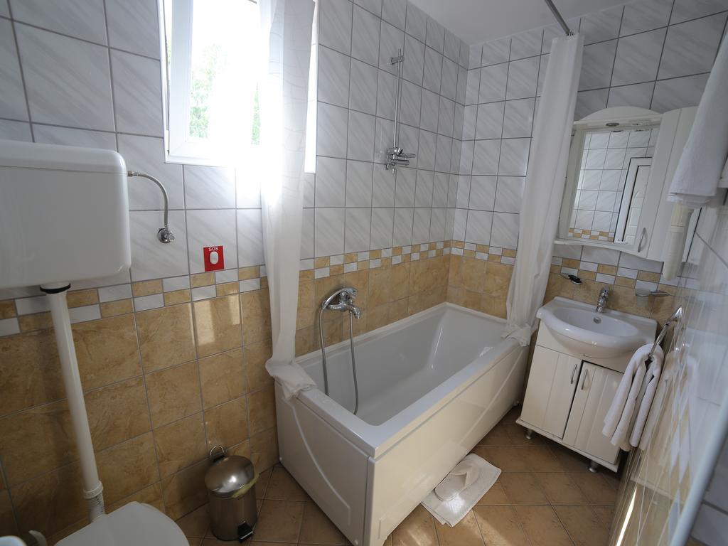 Hotel Zeneva Kragujevac Phòng bức ảnh