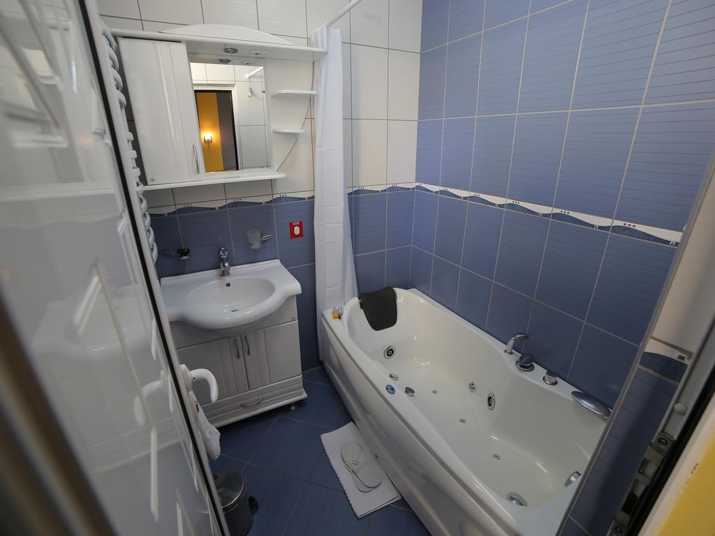 Hotel Zeneva Kragujevac Phòng bức ảnh