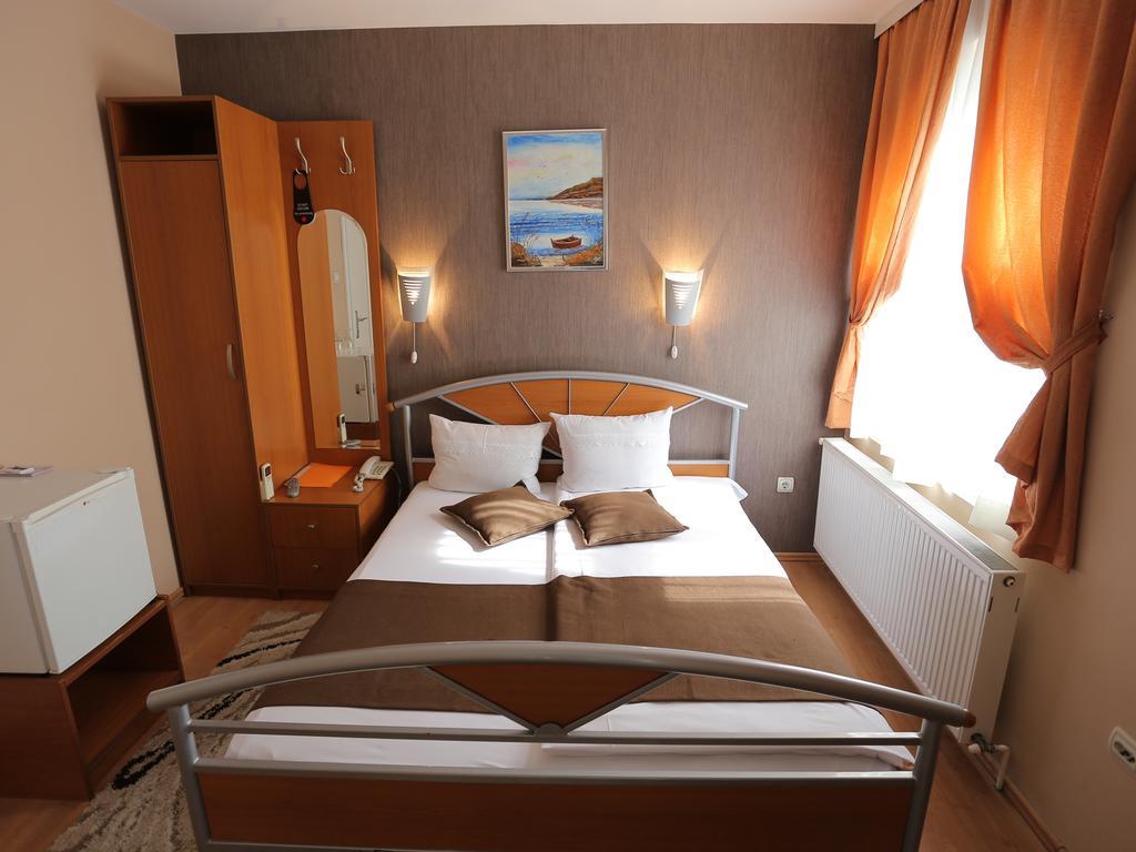 Hotel Zeneva Kragujevac Phòng bức ảnh