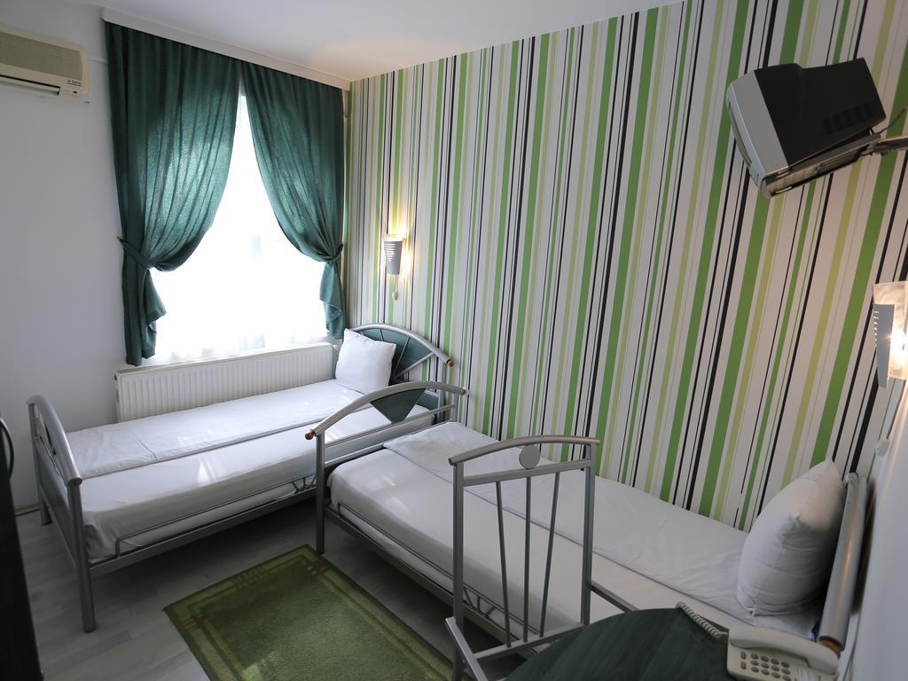 Hotel Zeneva Kragujevac Phòng bức ảnh