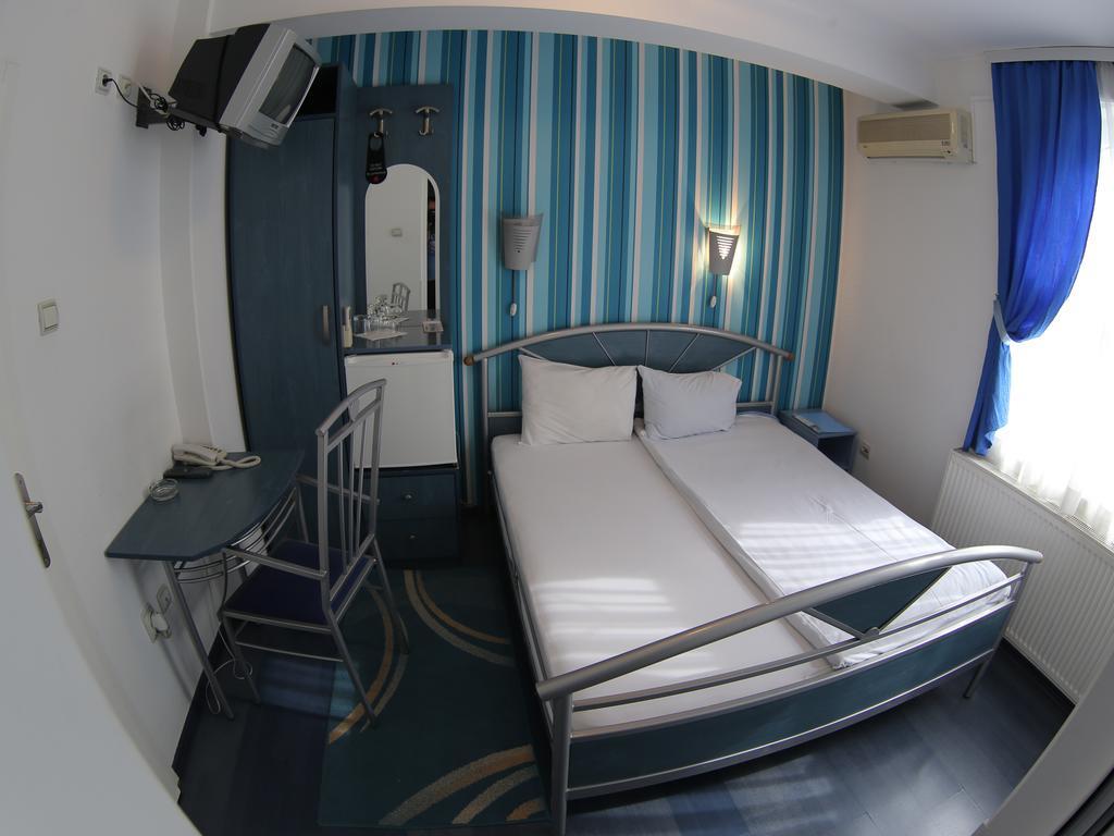 Hotel Zeneva Kragujevac Phòng bức ảnh