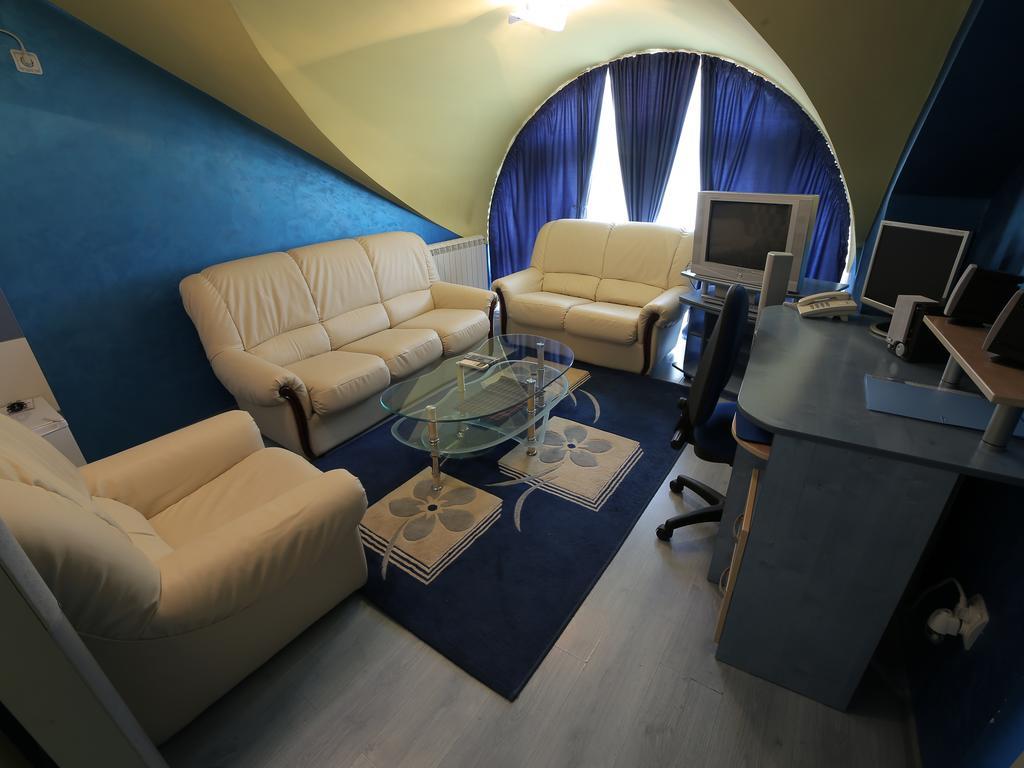 Hotel Zeneva Kragujevac Phòng bức ảnh