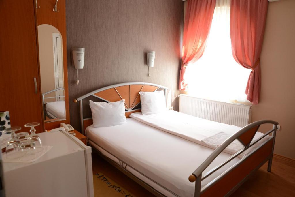 Hotel Zeneva Kragujevac Phòng bức ảnh