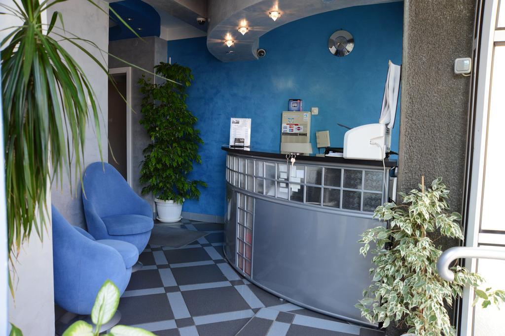 Hotel Zeneva Kragujevac Ngoại thất bức ảnh